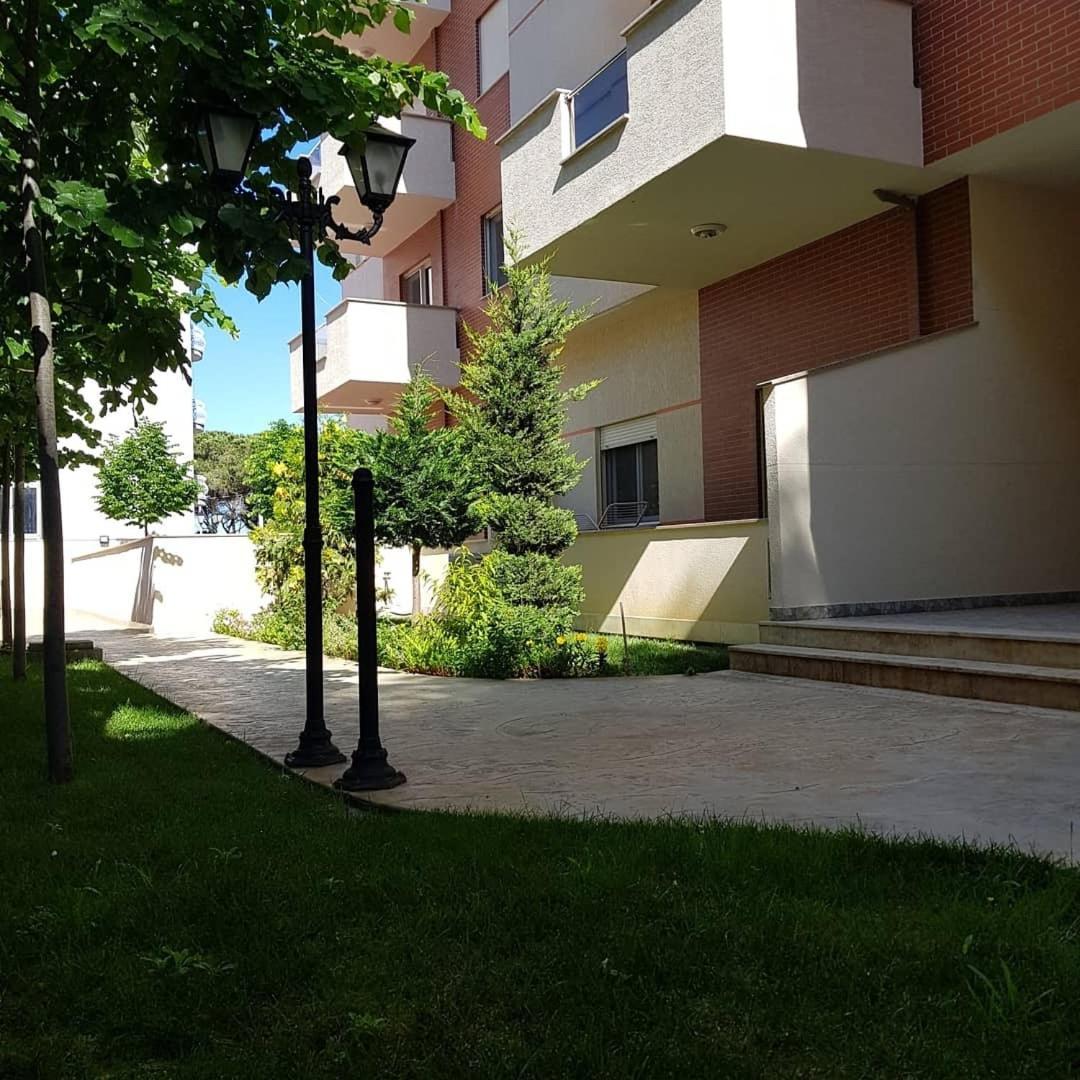 Relax Apartments Golem Exterior foto