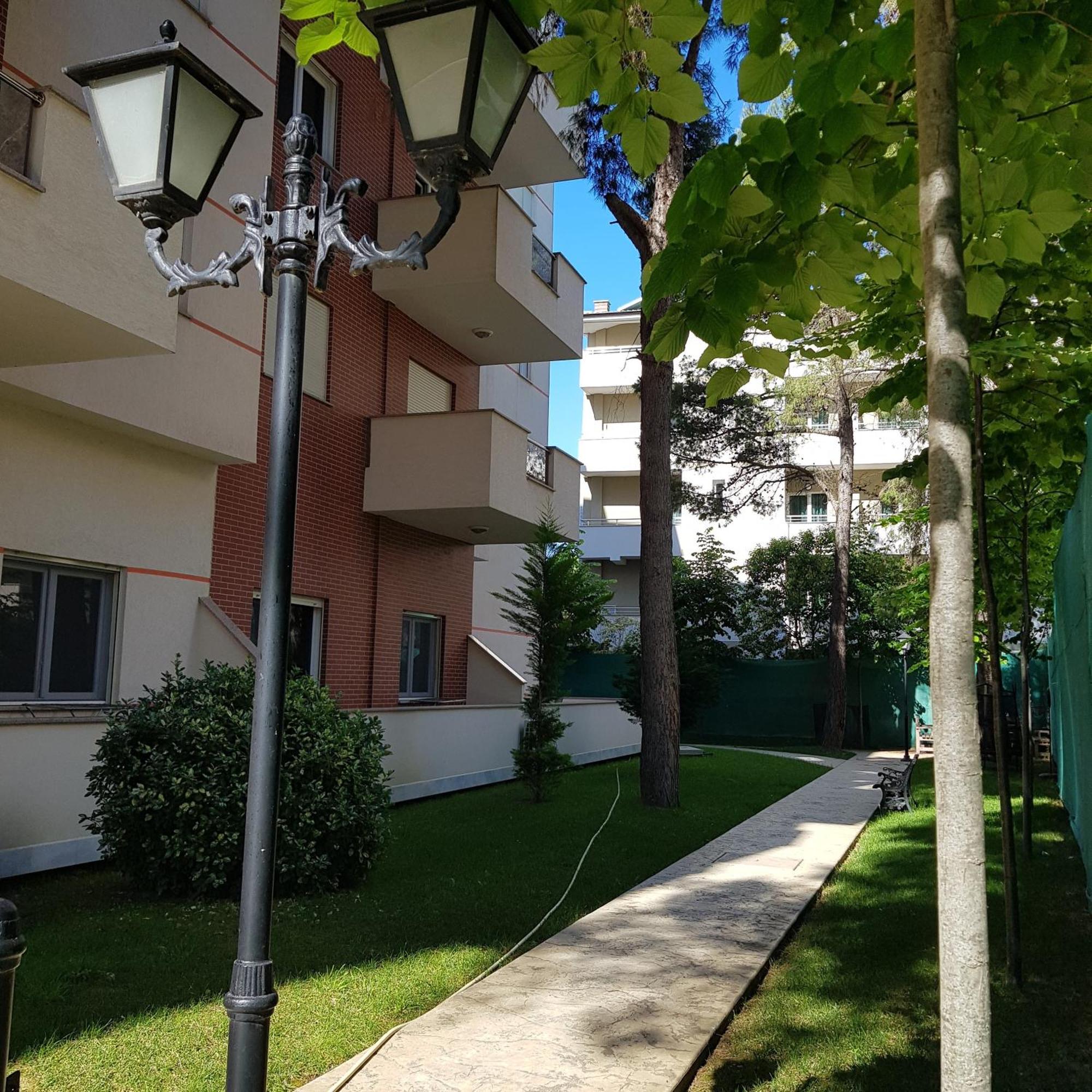 Relax Apartments Golem Exterior foto